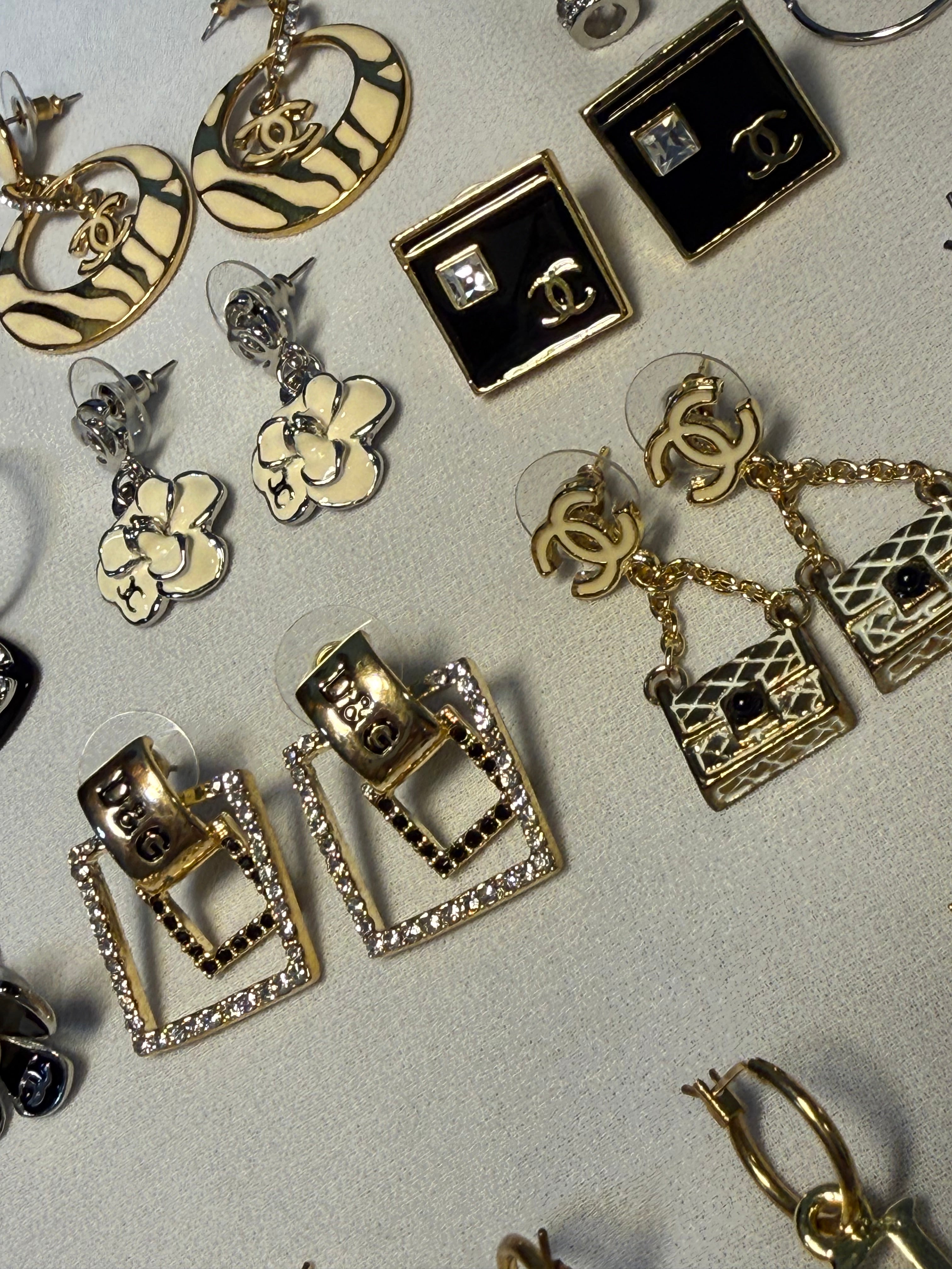 Branded Jewellery Pack of 50 pcs